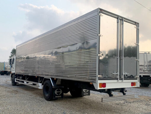 GIÁ XE HINO 8 TẤN FG8JT7A-UTL THÙNG KÍN INOX 10M