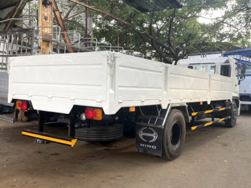 GIÁ XE TẢI HINO 8 TẤN FG8JT7A-UTL THÙNG LỬNG 10M