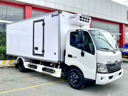 GIÁ XE TẢI HINO 1.9 TẤN XZU650L THÙNG ĐÔNG LẠNH 4.42m