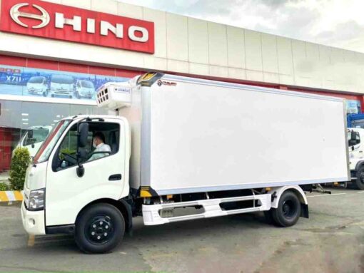 GIÁ XE TẢI HINO 1.9 TẤN XZU650L THÙNG ĐÔNG LẠNH 4.42m