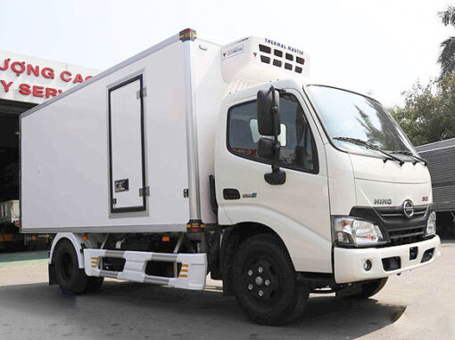 GIÁ XE TẢI HINO 1.9 TẤN XZU650L THÙNG ĐÔNG LẠNH 4.42m