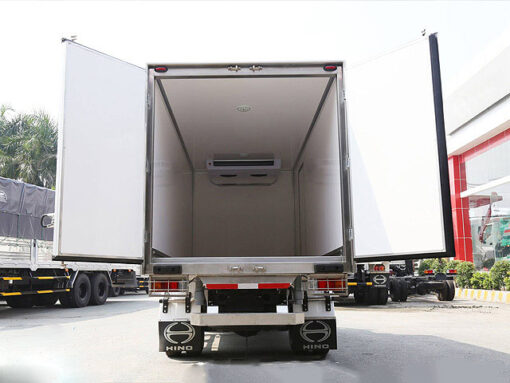 GIÁ XE TẢI HINO 1.9 TẤN XZU650L THÙNG ĐÔNG LẠNH 4.42m