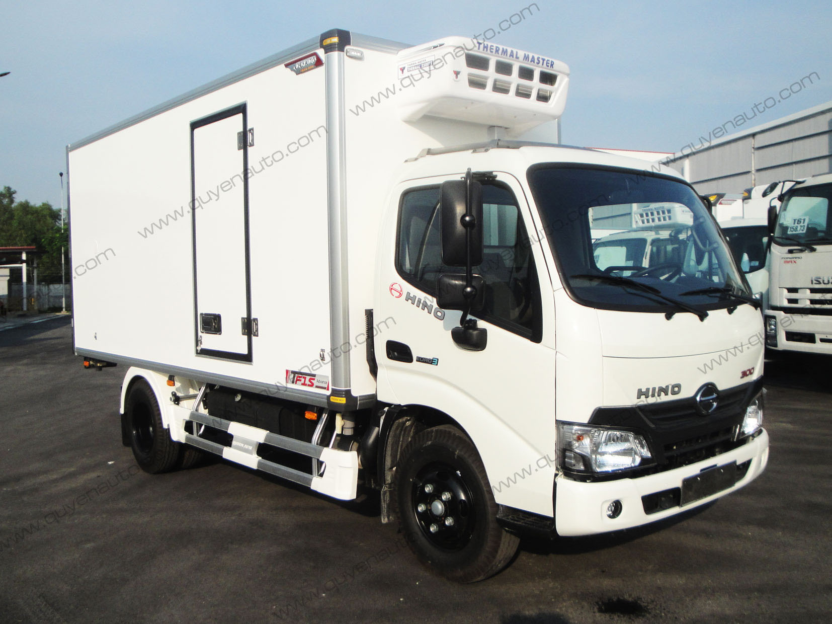 GIÁ XE TẢI HINO 1.9 TẤN XZU650L THÙNG ĐÔNG LẠNH 4.42m