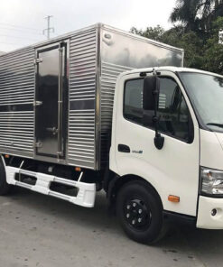 GIÁ XE TẢI HINO 1.9 TẤN XZU650L THÙNG KÍN 4.5M