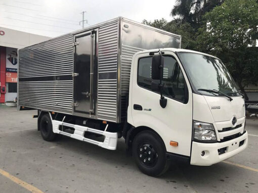 GIÁ XE TẢI HINO 1.9 TẤN XZU650L THÙNG KÍN 4.5M
