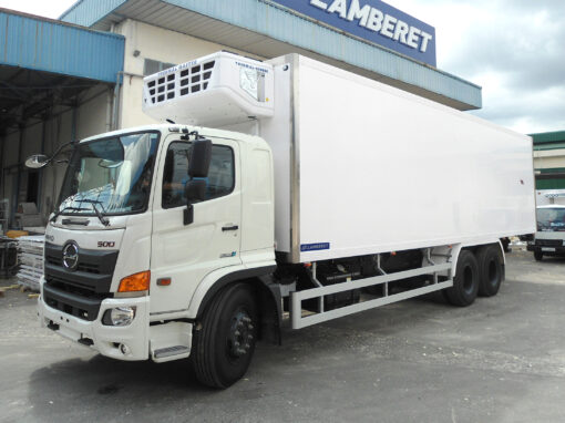 Xe tải Hino 15 tấn FL8JW7A-M thùng đông lạnh 8.6M