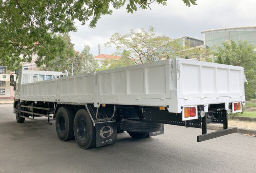 GIÁ XE TẢI HINO 15 TẤN FM8JW7A-U THÙNG LỬNG 8.9M