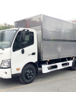 GIÁ XE TẢI HINO 2.5 TẤN XZU650L THÙNG KÍN 4.55M
