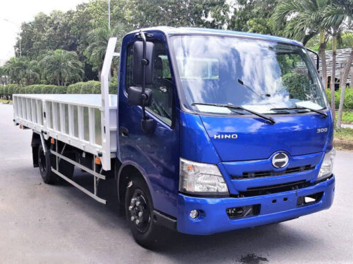 XE TẢI HINO 2.5 TẤN XZU710L THÙNG LỬNG 4.67M