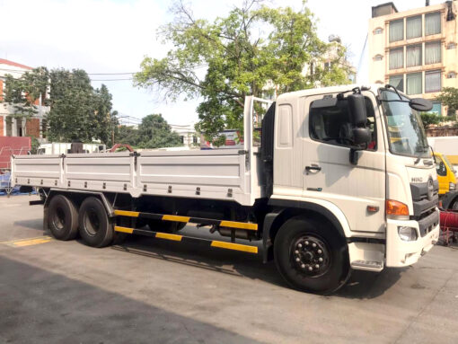 GIÁ XE TẢI HINO 3 CHÂN FL8JT7A-J THÙNG LỬNG 7.85M