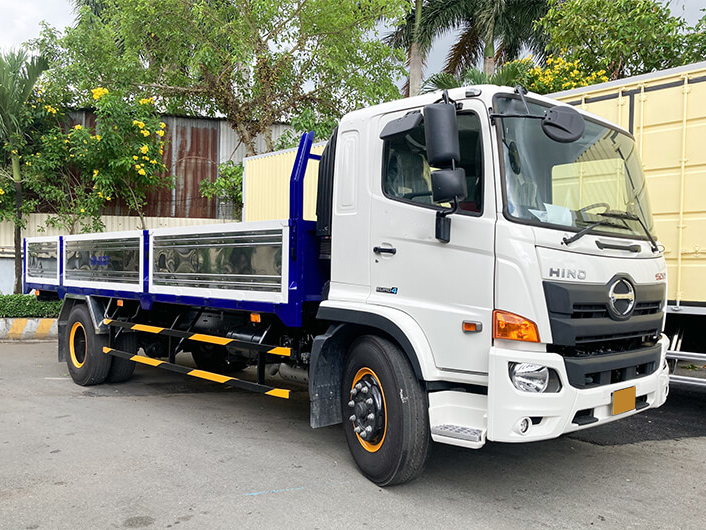 Xe Hino 8 tấn 7 FG8JP7A-E thùng lửng 7.32M