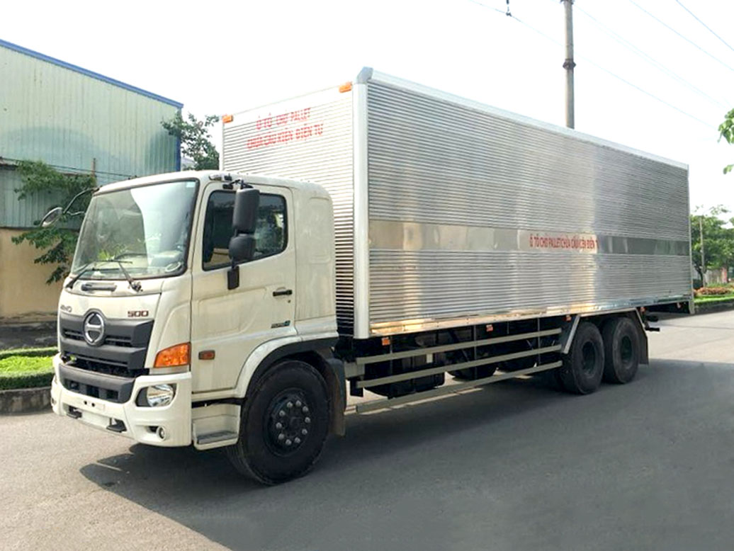 GIÁ XE HINO 15 TẤN FL8JW7A THÙNG CHỞ PALLET 9.41