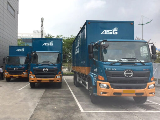 GIÁ XE HINO 3 CHÂN FL8JW7A-M THÙNG CHỞ PALLET 9.4M