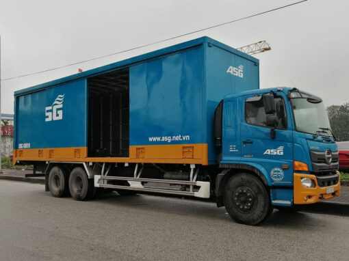 GIÁ XE HINO 3 CHÂN FL8JW7A-M THÙNG CHỞ PALLET 9.4M
