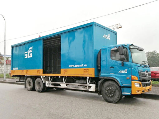 GIÁ XE HINO 3 CHÂN FL8JW7A-M THÙNG CHỞ PALLET 9.4M