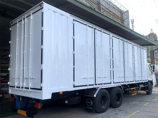 GIÁ XE HINO 3 CHÂN FL8JW7A THÙNG CHỞ PALLET 9.4M