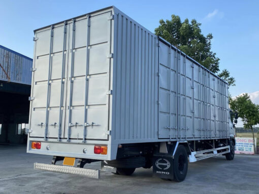 GIÁ XE HINO 8 TẤN FG8JT7A-UTL THÙNG CHỞ PALLET 9.7M