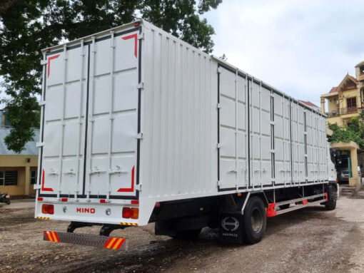 GIÁ XE HINO 8 TẤN FG8JT7A-UTL THÙNG CHỞ PALLET 9.7M