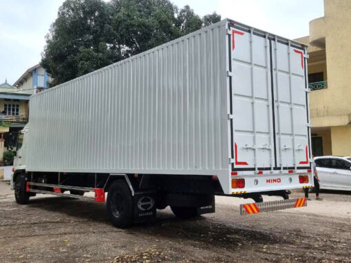 GIÁ XE HINO 8 TẤN FG8JT7A-UTL THÙNG CHỞ PALLET 9.7M