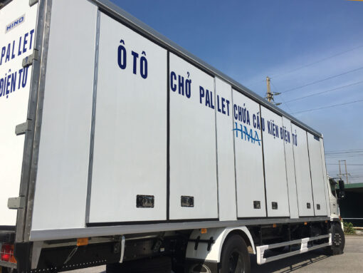 GIÁ XE HINO 8 TẤN FG8JT7A-UTL THÙNG CHỞ PALLET 9.95M