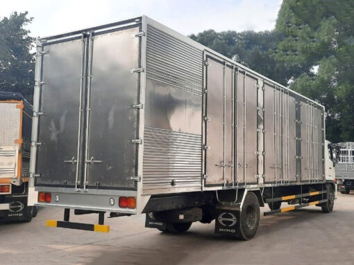 GIÁ XE HINO 8 TẤN FG8JT7A-UTL THÙNG CHỞ PALLET 9.98M