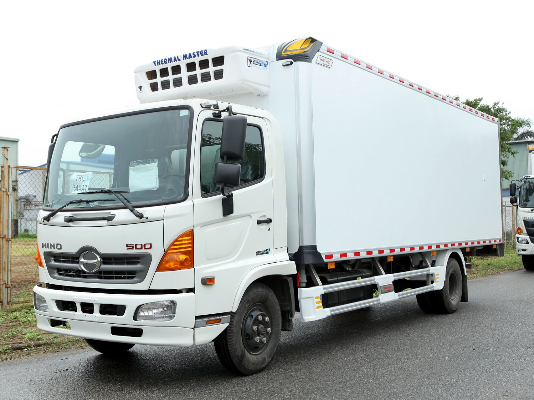 GIÁ XE HINO 6 TẤN FC9JNTC THÙNG ĐÔNG LẠNH 7.15M