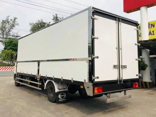 GIÁ XE HINO 6 TẤN FC9JNTC THÙNG KÍN CÁNH DƠI 7.3M
