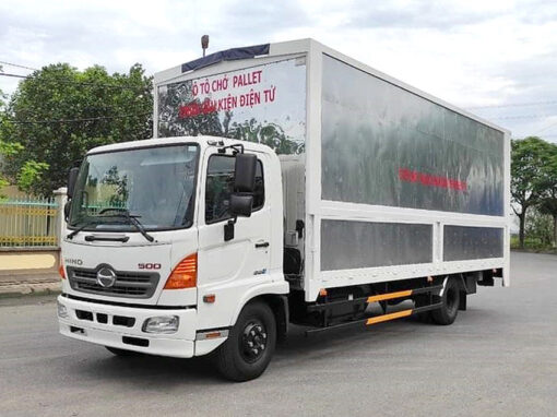GIÁ XE HINO 6 TẤN FC9JNTC THÙNG KÍN CÁNH DƠI 7.3M