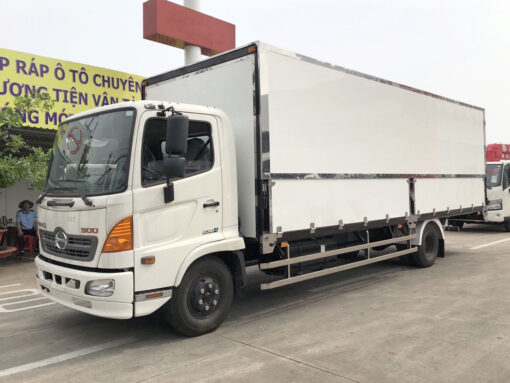 GIÁ XE HINO 6 TẤN FC9JNTC THÙNG KÍN CÁNH DƠI 7.3M